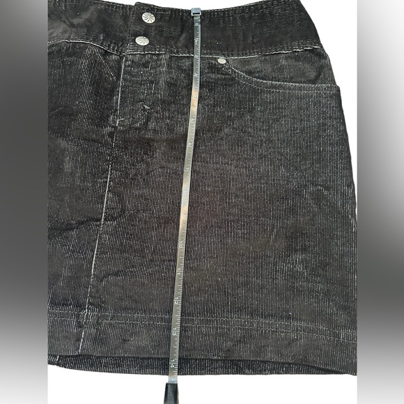Athleta Vintage Ridge Corduroy Mini Skirt| Black| Women’s Size 8P - Picture 3 of 3